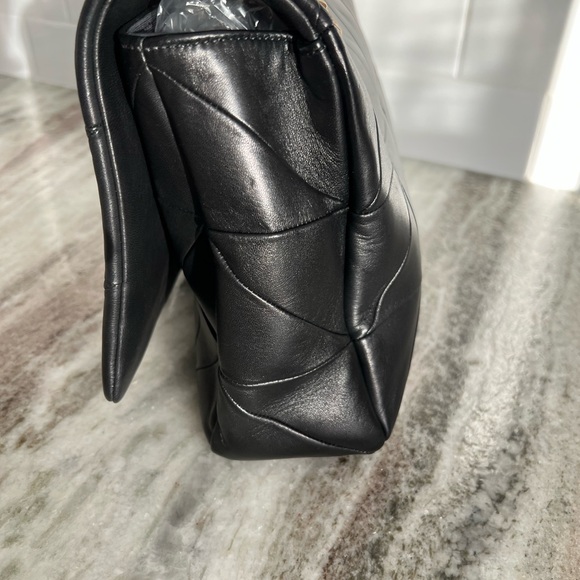 Yves Saint Laurent Black Leather Shoulder Bag with Gold Chain - Picture 2 of 8